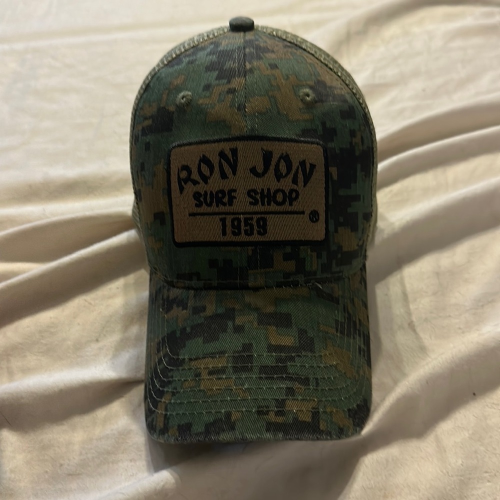 Men’s Ron Jon surf shop digital camp hat